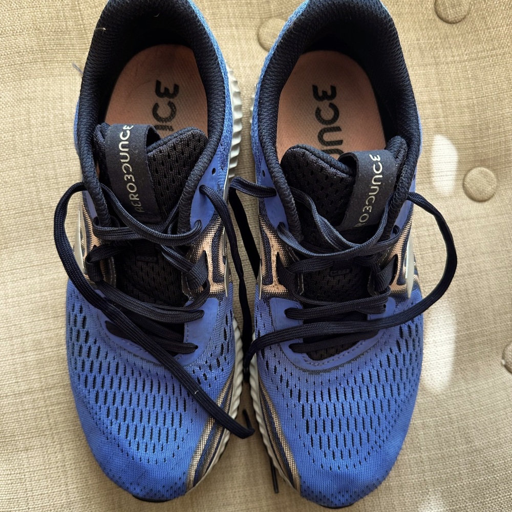 Adidas Aerobounce 7.5 women shoes